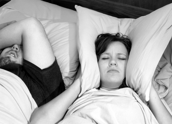 Bajar de peso puede ayudar a quienes padecen apnea del sueño