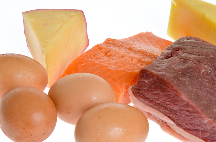 Pescado, huevos, carne son fuente de vitamina B12