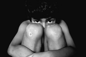 Abuso y maltrato infantil afectarían el cerebro de los adolescentes.