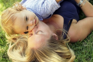 Tratar a madres con depresión ayuda también a sus hijos