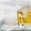 ¿Es malo beber alcohol cuando se está tomando antibióticos?