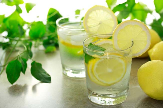 Zumo de limón en ayunas para perder peso 